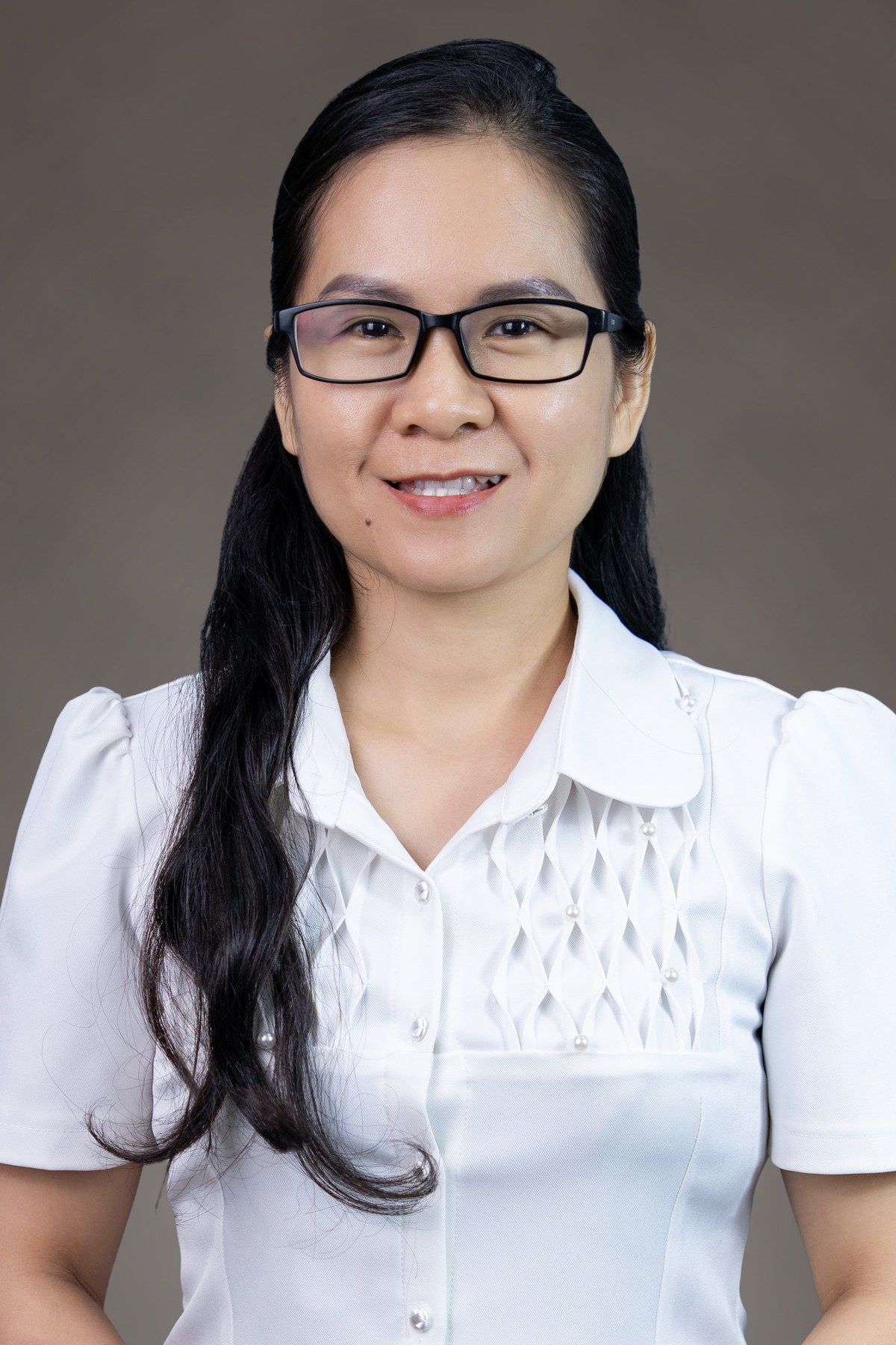 Ms. Phạm Hồ Hoàng Điệp