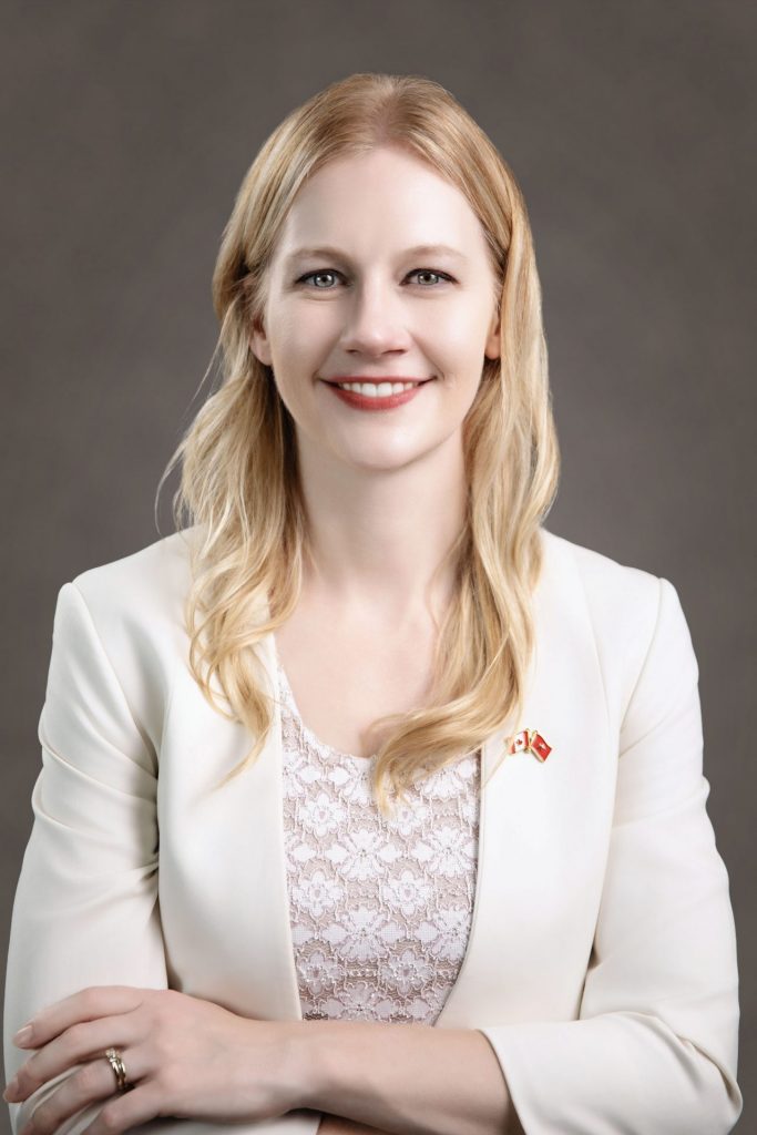 Tiến sĩ Chandra McGowan